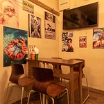 遊び心満載のダイナー風♪白を基調とした内装とアメリカンな装飾が融合した特別なひとときをどうぞ◎