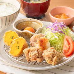 〈おかず増量〉大戸屋ランチ