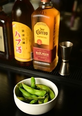 MOJO Bar&Lounge 【ビリヤード&カラオケ無料】那覇 久茂地 の特集写真