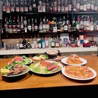 豊富なお酒とこだわり料理を楽しめるバー