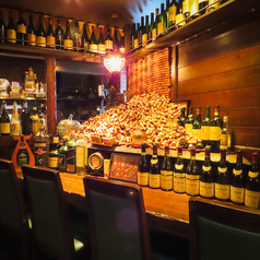 スタッフと面していないよりプライベートなカウンター席もご用意あります。