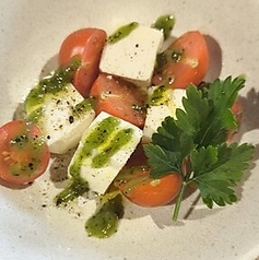 ミニトマトとモッツァレラチーズのカプレーゼ