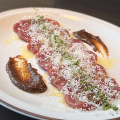 馬刺しヒレ肉のカルパッチョ