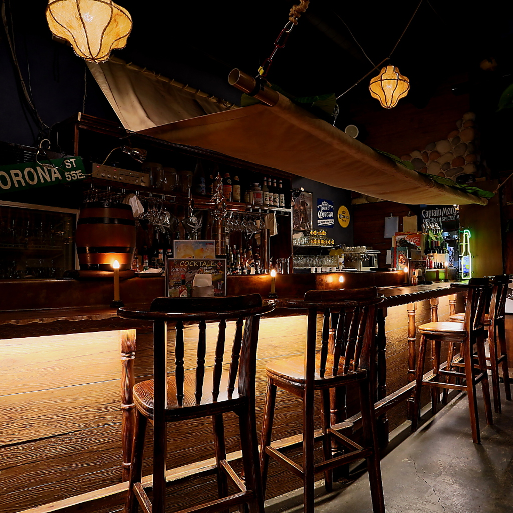 デートにぴったり！ゆっくりお酒を飲みたい方はカウンターがおすすめです！