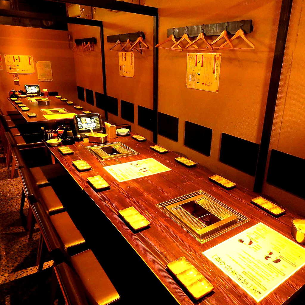 大人数の歓迎会・会社宴会など各種宴会にＯＫ！テーブル席は最大20名様まで