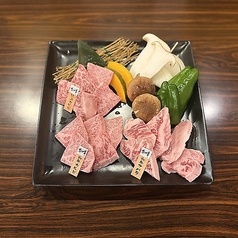 オリーブ牛カルビ盛合せ