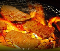 石焼きビビンバや1日限定5杯のラーメン等お食事も充実◎