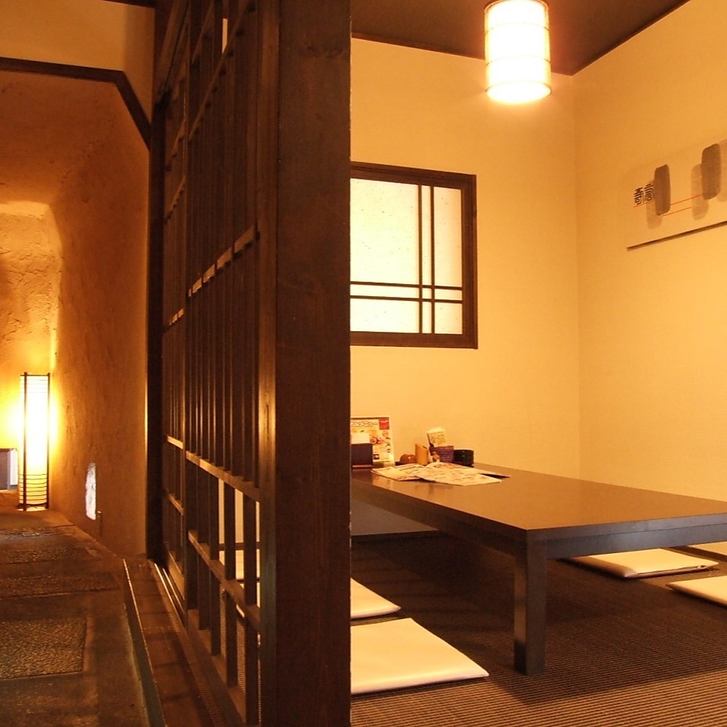 10名前後までOKの個室。ちょっとした宴会にいかがですか？