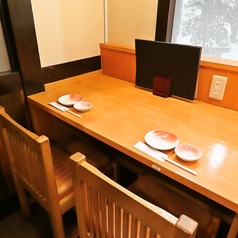 肩を並べて飲む！雰囲気自慢のカウンター♪デートにも◎ご友人との飲み会や女子会、ママ会に最適なお席をご用意！駅近でアクセス抜群の立地です！お仕事帰りにも、お気軽にお立ち寄りいただけます。他にも、会社のご宴会・接待など様々なシーンに幅広くご対応可能なお席を様々ご用意しております。お気軽にご相談ください♪