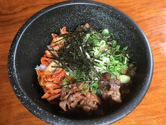 牛すじキムチ丼