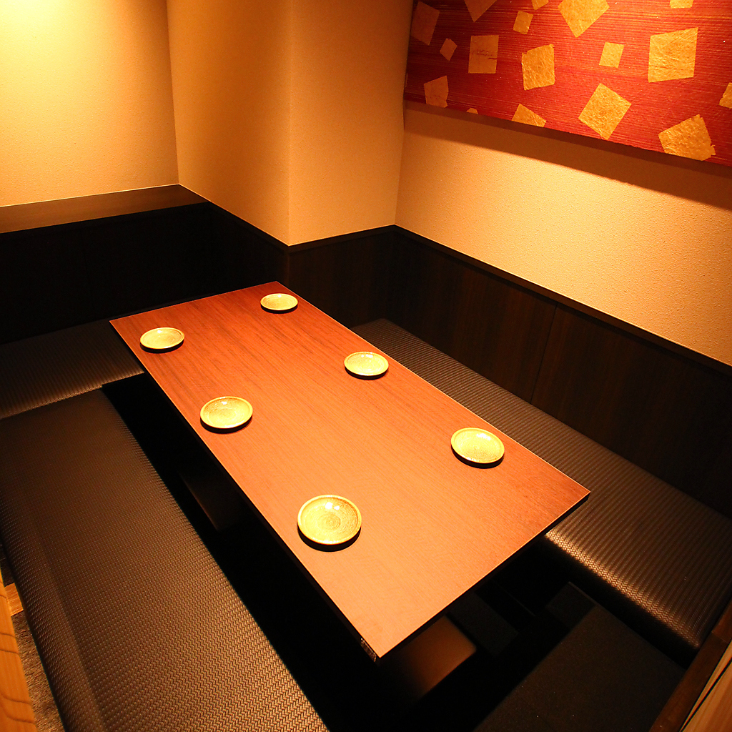 掘りごたつ個室でゆったりチョッと贅沢宴会♪YEBISU樽生6種に九州料理でおもてなし。