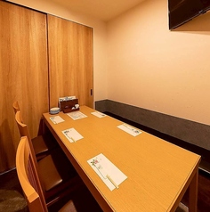 9名様～最大14名様のお席です。接待や各種宴会にてご利用ください。
