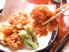 地物小エビかき揚げと野菜の天ぷら　