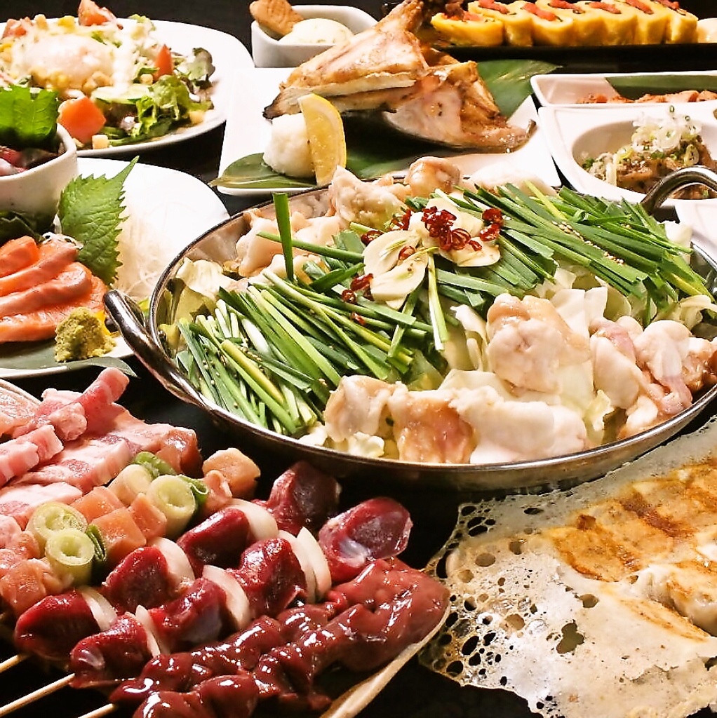 毎年好評の本場博多のもつ鍋！飲み放題付きコースもあります☆