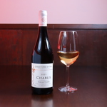 焼鳥と相性抜群なワインを赤白ご用意。ペアリングも致します。