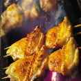 【好古　駅前店】では県産鶏を大きめにカット！じっくりと炭火で焼き上げるからこそ肉汁もしっかり楽しめる♪