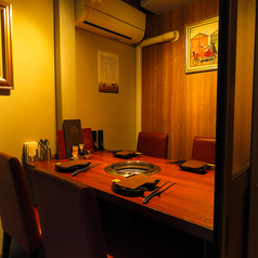 人気のソファ席。ごゆっくりおくつろぎ頂けます。