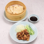 「北京ポーク」は、パリっとした北京ダックの皮と甘辛いソースが絡んで、濃厚な味わいが楽しめます！