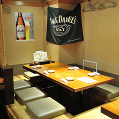 人気のある掘りごたつ座敷は2名様～13名様まで収容可能です。