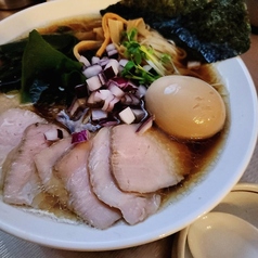 店主こだわりのレシピでお食事後の〆にもピッタリのラーメン♪さっぱり食べれるのが嬉しい一品◎の写真