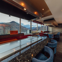 雄大な自然を眺めながら、贅沢なひとときを…