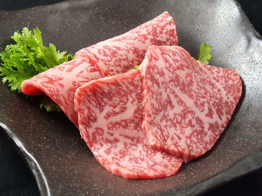特撰カルビ　口に入れた瞬間にとろける幸せ！最高のバラ肉を味わえます。 