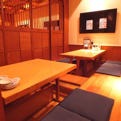 落ち着いた和空間で美味しいお酒をどうぞ。会社の宴会などに！人数に合わせて様々なお席にご案内いたします。小人数の飲み会から大人数のご宴会までＯＫのお部屋を多数ご用意しております！ゆったりおくつろぎ頂ける掘りごたつは足を伸ばせるから人気です☆