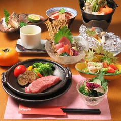 完全個室個人盛りコース。全ての料理が一人一皿で提供。