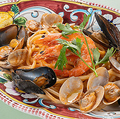 料理メニュー写真&nbsp;海老、ムール貝、アサリのトマトソーススパゲッティ 漁師風