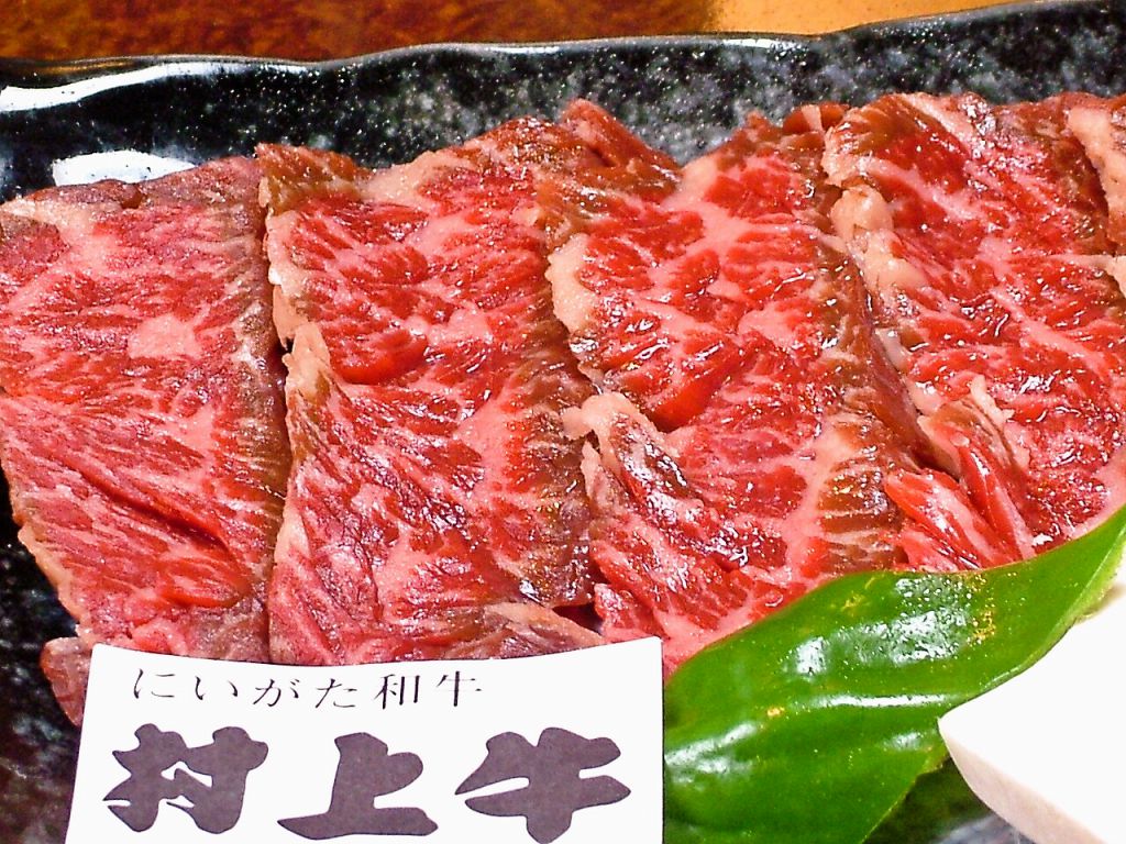 お肉はすべてご注文を頂いてから切り分けます。そのため、お肉の旨味が逃げずにおいしく頂けます★
