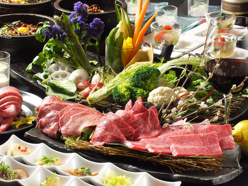 『季節の焼肉三昧コース』　大切なご宴会にぴったりのコースをご用意いたしました！