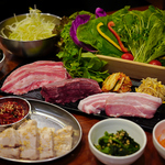 【豚と牛の韓国焼肉専門店】