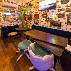 友人同士の飲み会や宴会にもピッタリなBOXテーブル席。