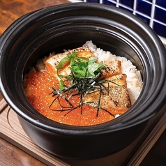土鍋ごはん　鮭といくらのはらこめし