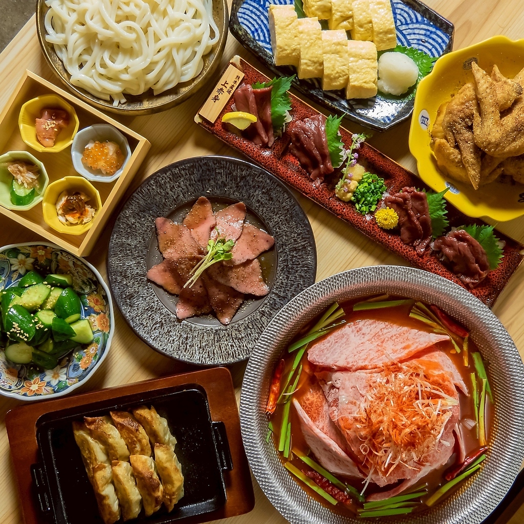 充実のコース料理もご用意しています。会社での宴会や飲み会、イベントの際にぜひ、ご利用ください！