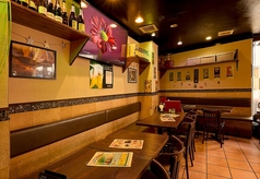 炭火焼&ワインバル イロリアの雰囲気2