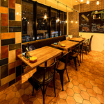 ソファーでゆったりくつろげるテーブル席もご利用頂けます♪