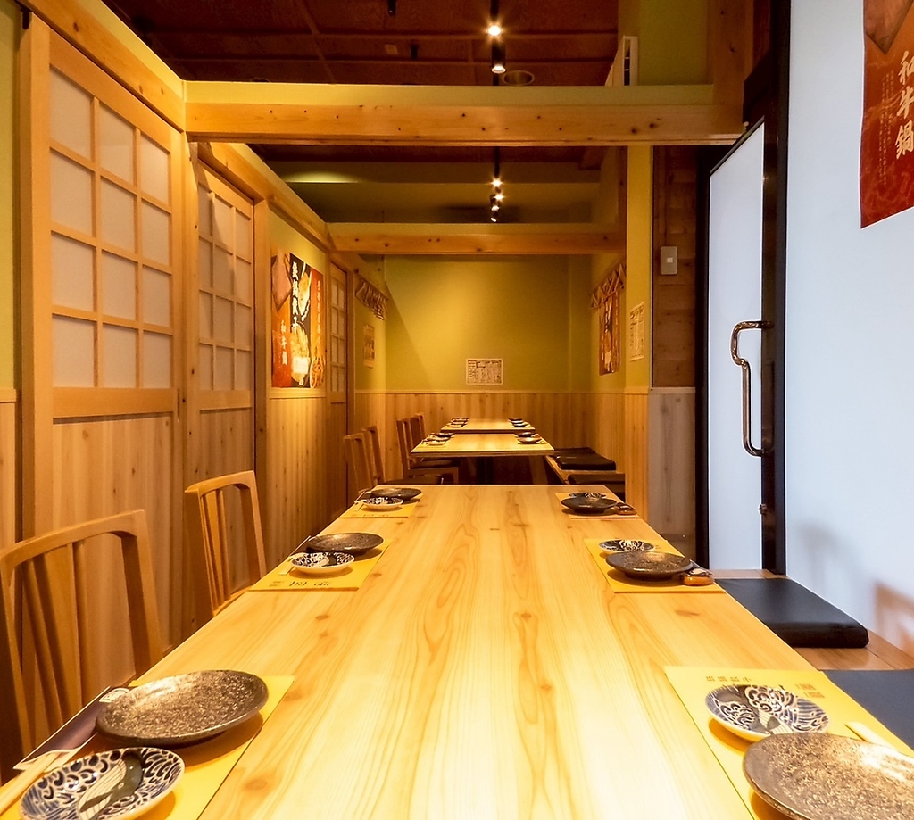 当店内装にもこだわっています。オシャレな店内で、SNS映えすること間違いなし。楽しんでください♪