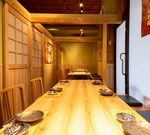 当店内装にもこだわっています。オシャレな店内で、SNS映えすること間違いなし。楽しんでください♪