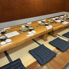 落ち着いた雰囲気の座敷席は、7名様までの宴会にぴったり！プライベート感があり、仲間との楽しい時間を心ゆくまで楽しめます♪繋げると最大17名まで利用可能です。