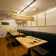 10名～14名様まで対応可能な、上質な完全個室を完備しております。個室料としてお会計の10%を頂いておりますが、他のお客様を気にせずプライベートな宴をお愉しみいただけます。記念日や誕生日、特別な歓送迎会などの大事な場面にぜひご活用ください！