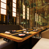 淡い光が上部より差し込むのもデザイナーによる設計が見せる技です。光がどのように差し込みお料理や空間に反映されるかも考えて設計しております。高級感が溢れる店内の個室で和食料理にゆっくりと舌鼓できます。◇郡山 宴会 歓送迎会 女子会 接待 貸切◇