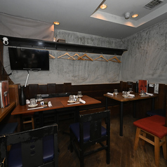 こちら半個室のお席をご準備しております♪お気軽にご連絡くださいませ。