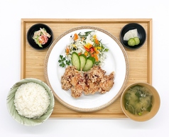 鶏の唐揚げ定食