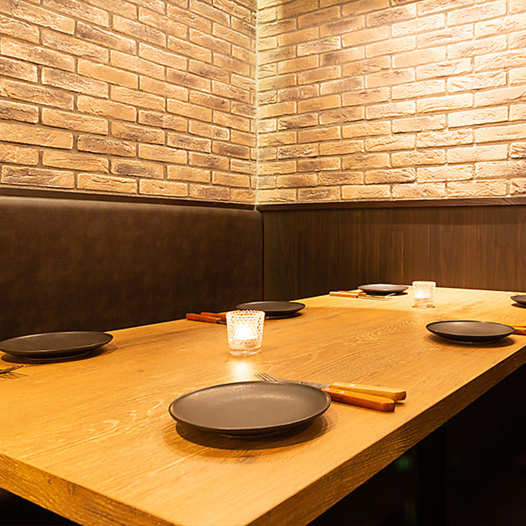 団体様大歓迎！大人数でのご利用にも最適な大型個室を完備！