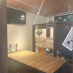 掘りごたつの半個室空間。大人9名様まで座れますので、家族や女子会に大人気のお部屋です。