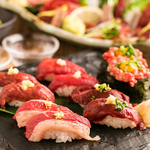 食べ放題が人気の個室居酒屋◎厳選した鮮度抜群の肉料理はもちろん、お肉をさっと炙った肉寿司も人気