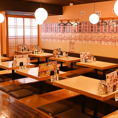 4名様までのテーブル席です。気心知れたご友人とのお食事にも最適!当店こだわりの料理をお楽しみいただけます♪