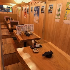 炭火炙り串まる JR三ノ宮駅前店の雰囲気1