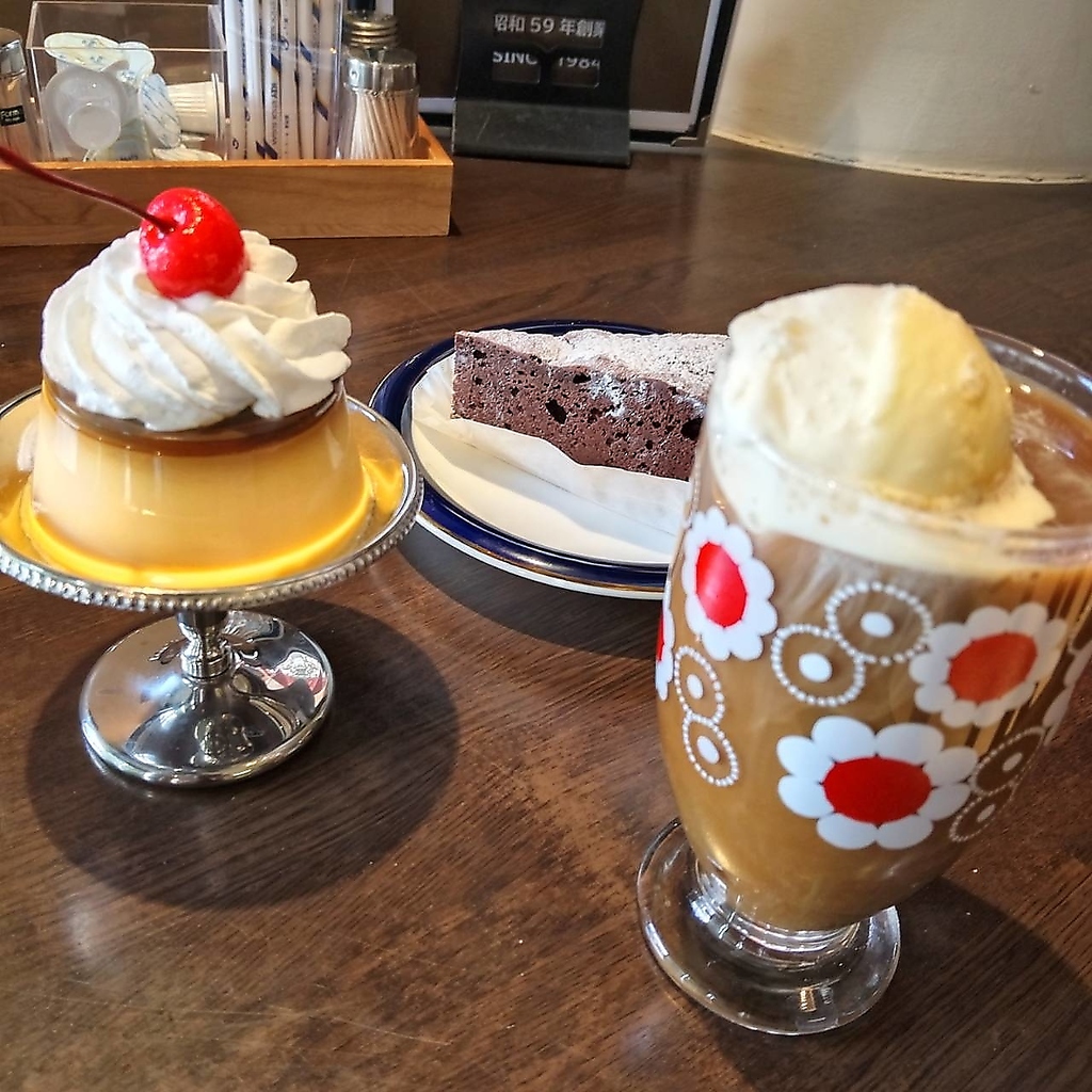 当店こだわりのデザート&ドリンク☆見た目も印象的な「昭和のプリン」がおすすめ♪セットがお得！